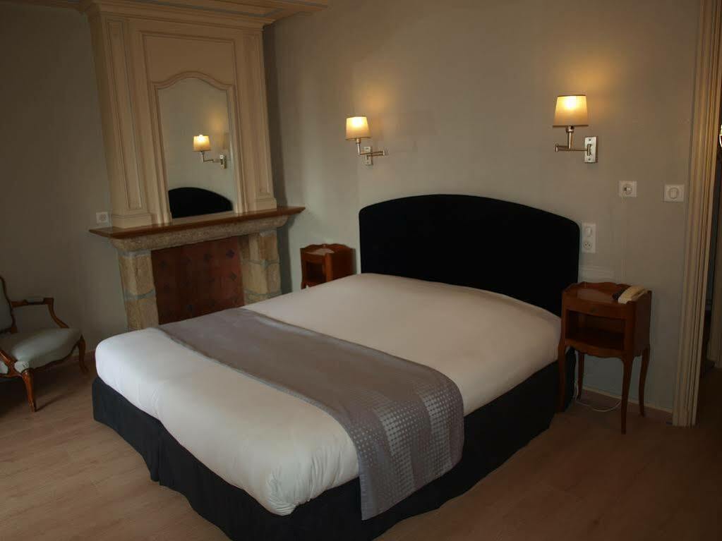 Hotel Les Deux Magots Ла-Рош-Бернар Экстерьер фото