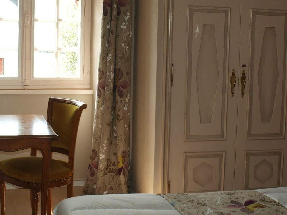 Hotel Les Deux Magots Ла-Рош-Бернар Экстерьер фото